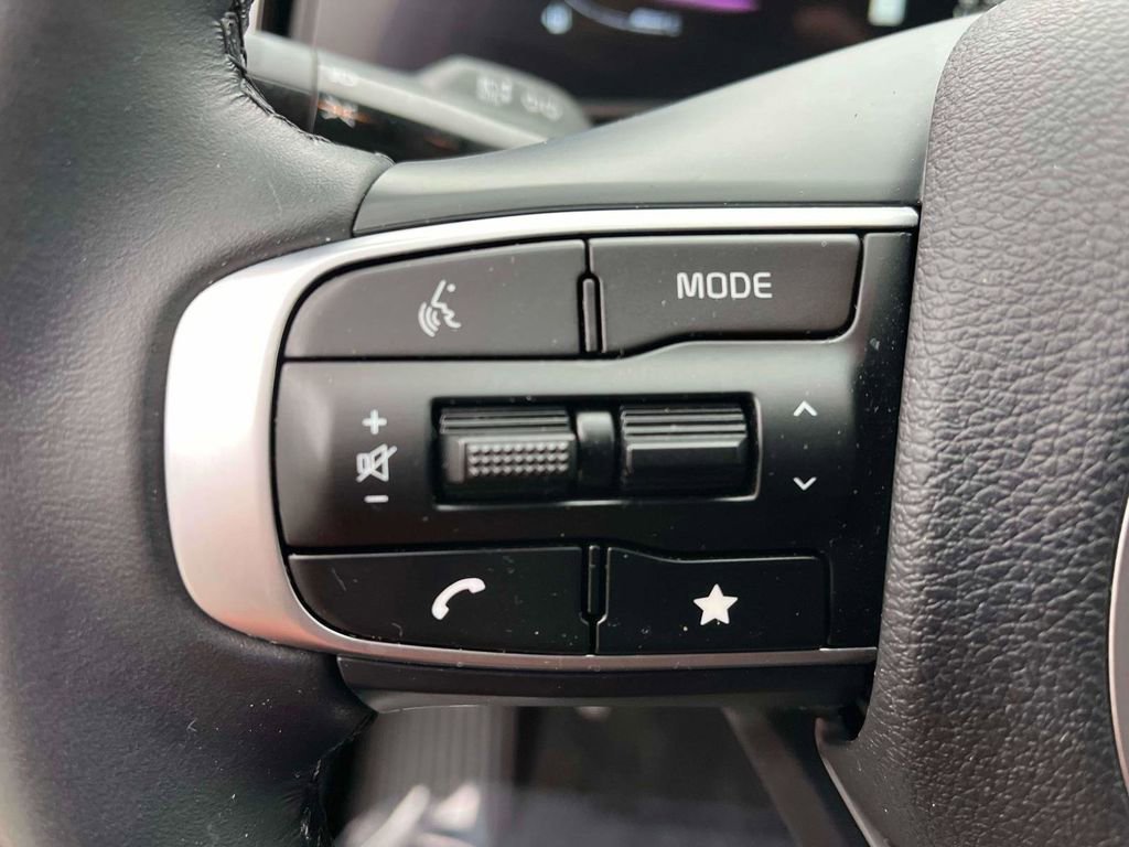 Used 2024 Kia Sportage EX image 18
