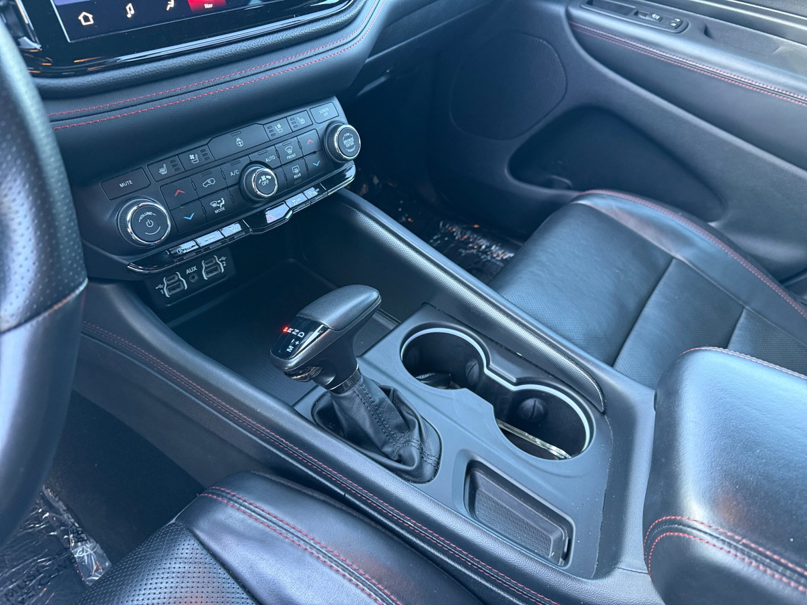 Used 2024 Dodge Durango GT image 13