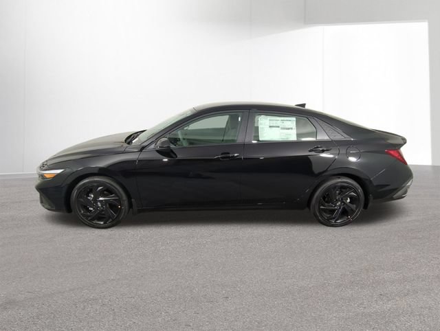 New 2026 Hyundai Elantra Sport FWD image 13