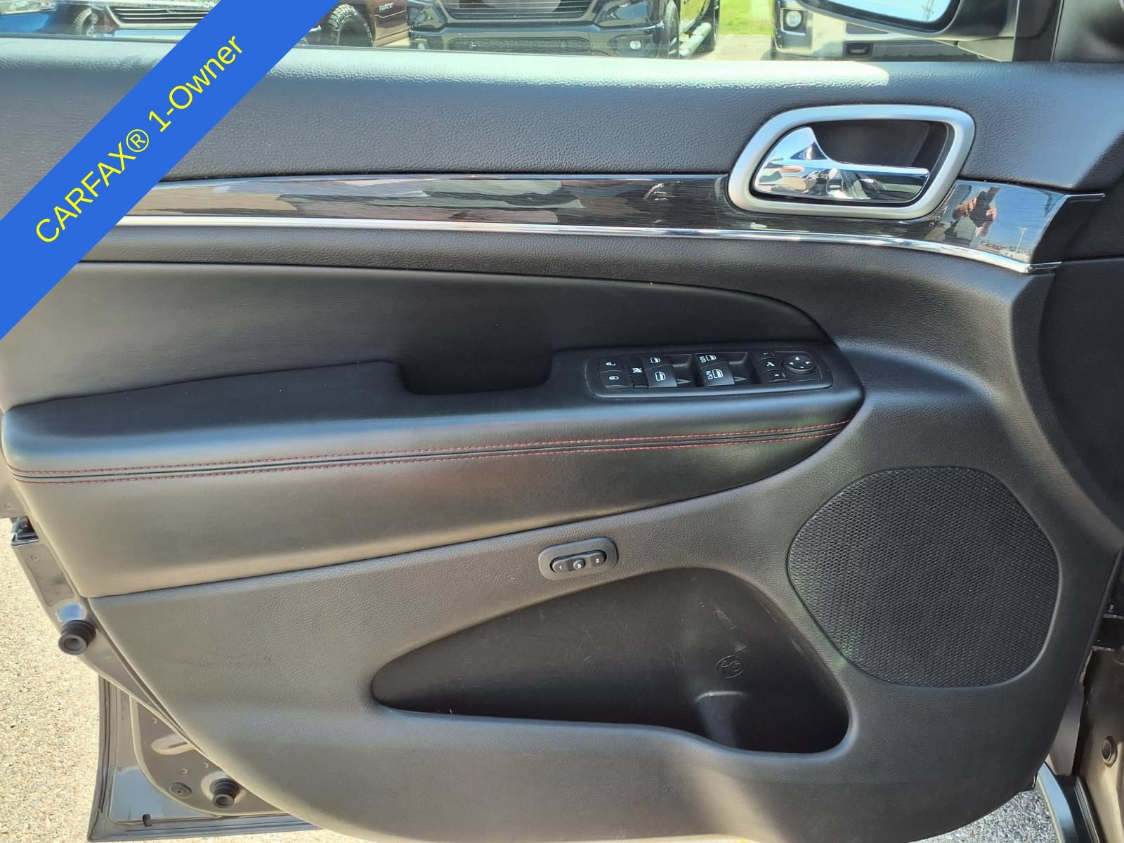 Used 2017 Jeep Grand Cherokee Trailhawk AWD/4WD image 16