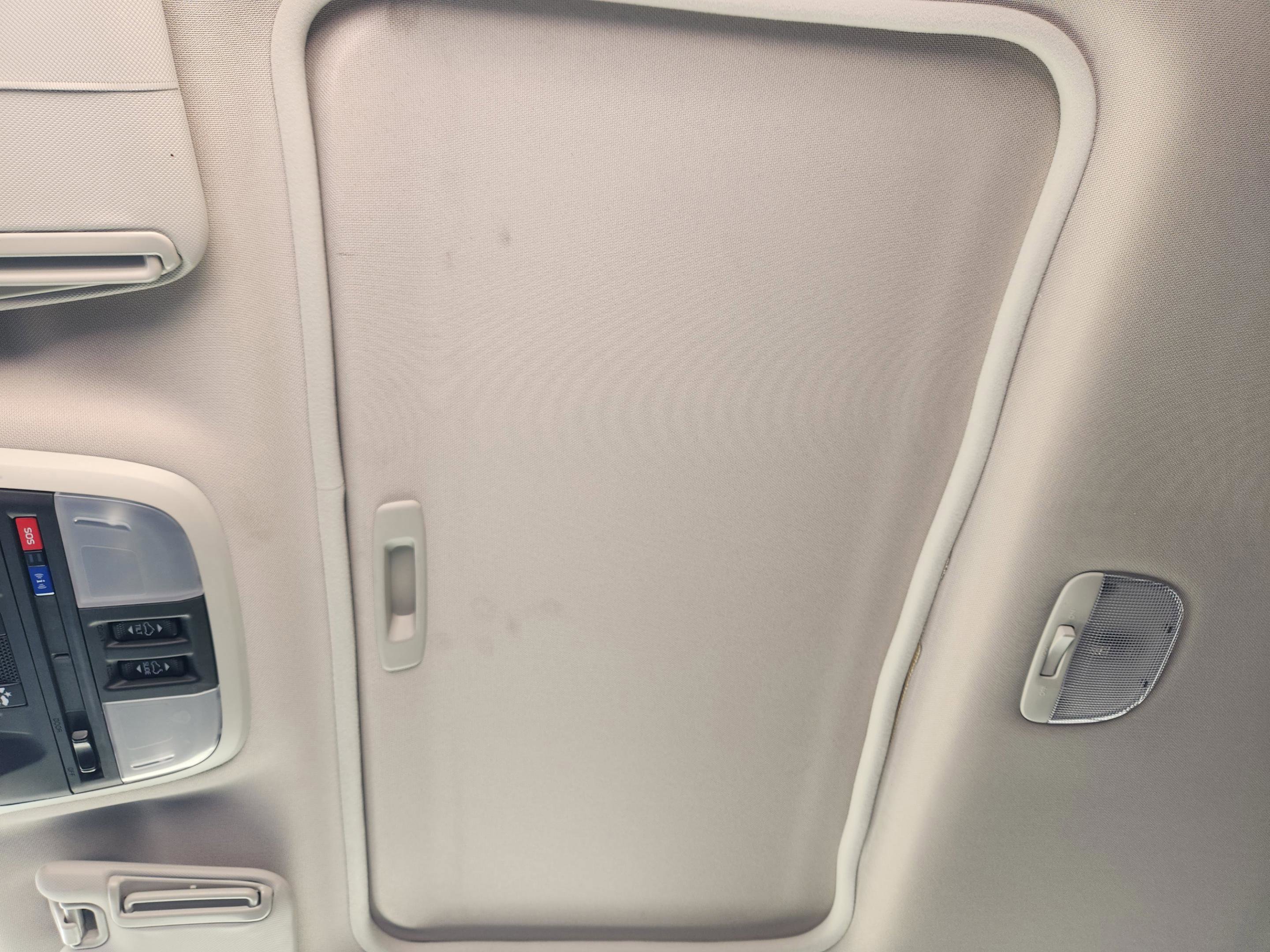 Used 2022 Subaru Crosstrek 2.5i Sport w/ Moonroof Package image 26