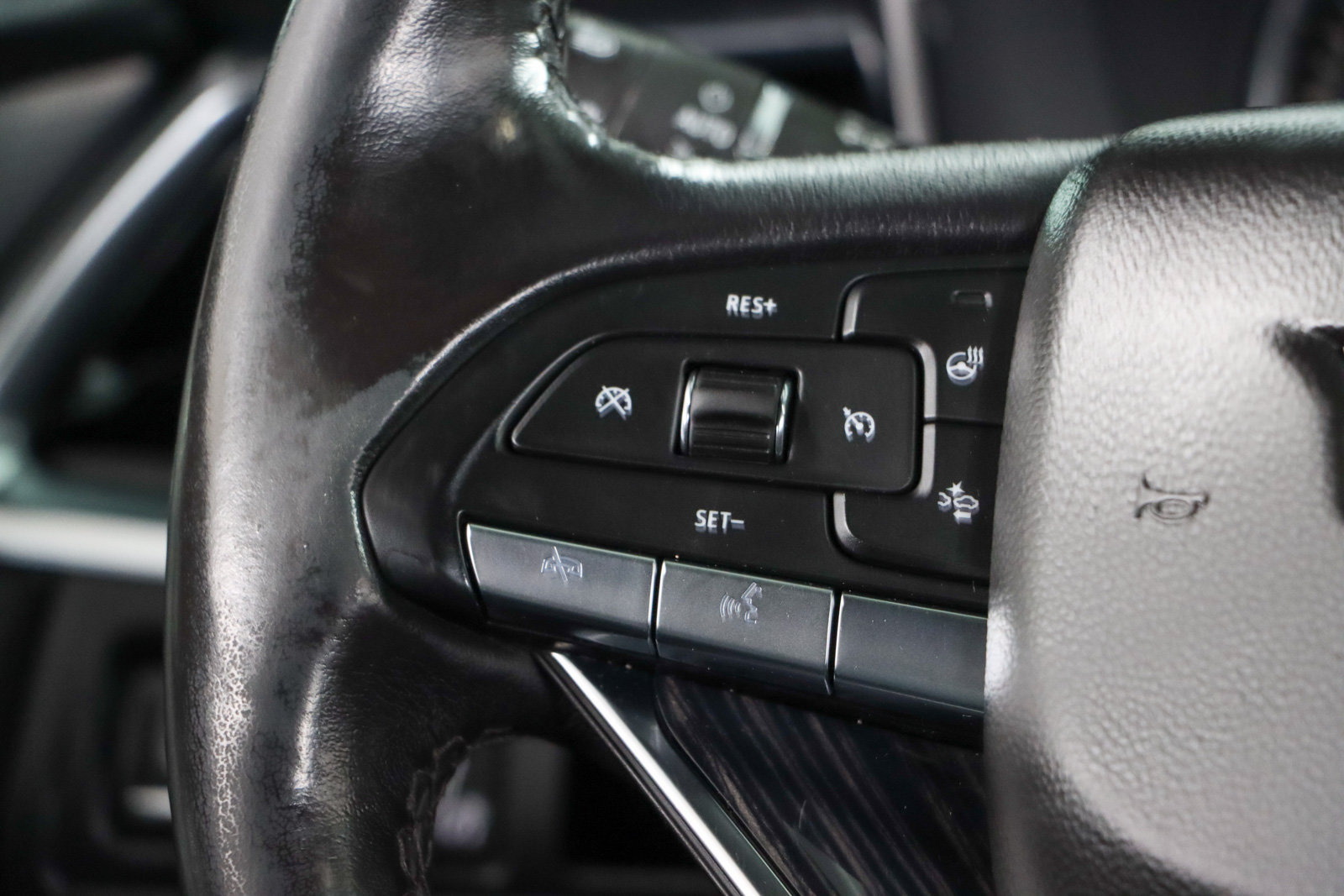 Used 2024 Cadillac XT6 Premium Luxury AWD/4WD image 13