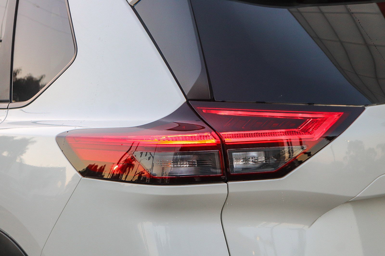 Used 2023 Nissan Rogue SV image 10