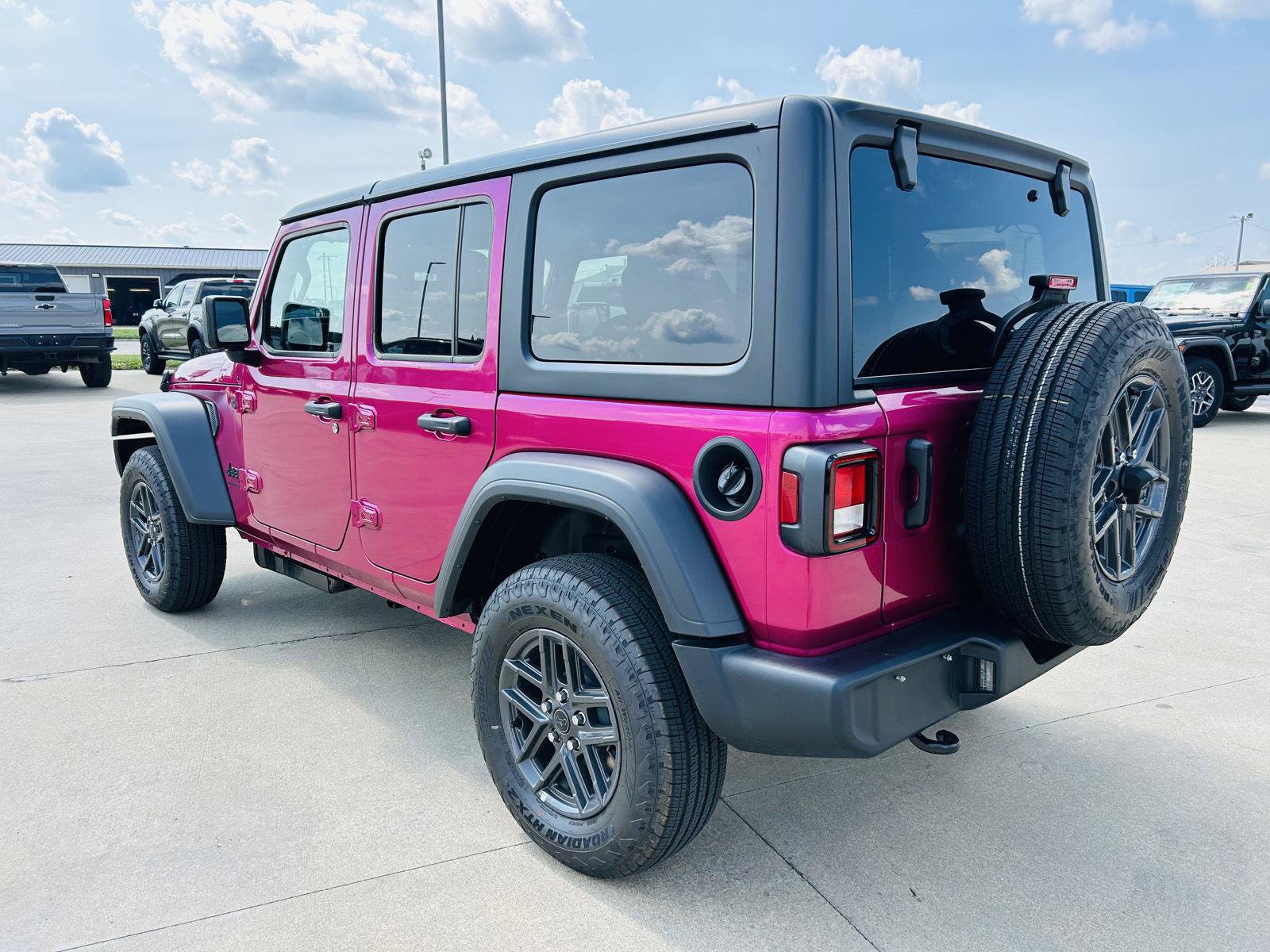 New 2026 Jeep Wrangler Unlimited Sport AWD/4WD image 32