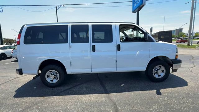 Used 2022 Chevrolet Express 2500 LT RWD image 9