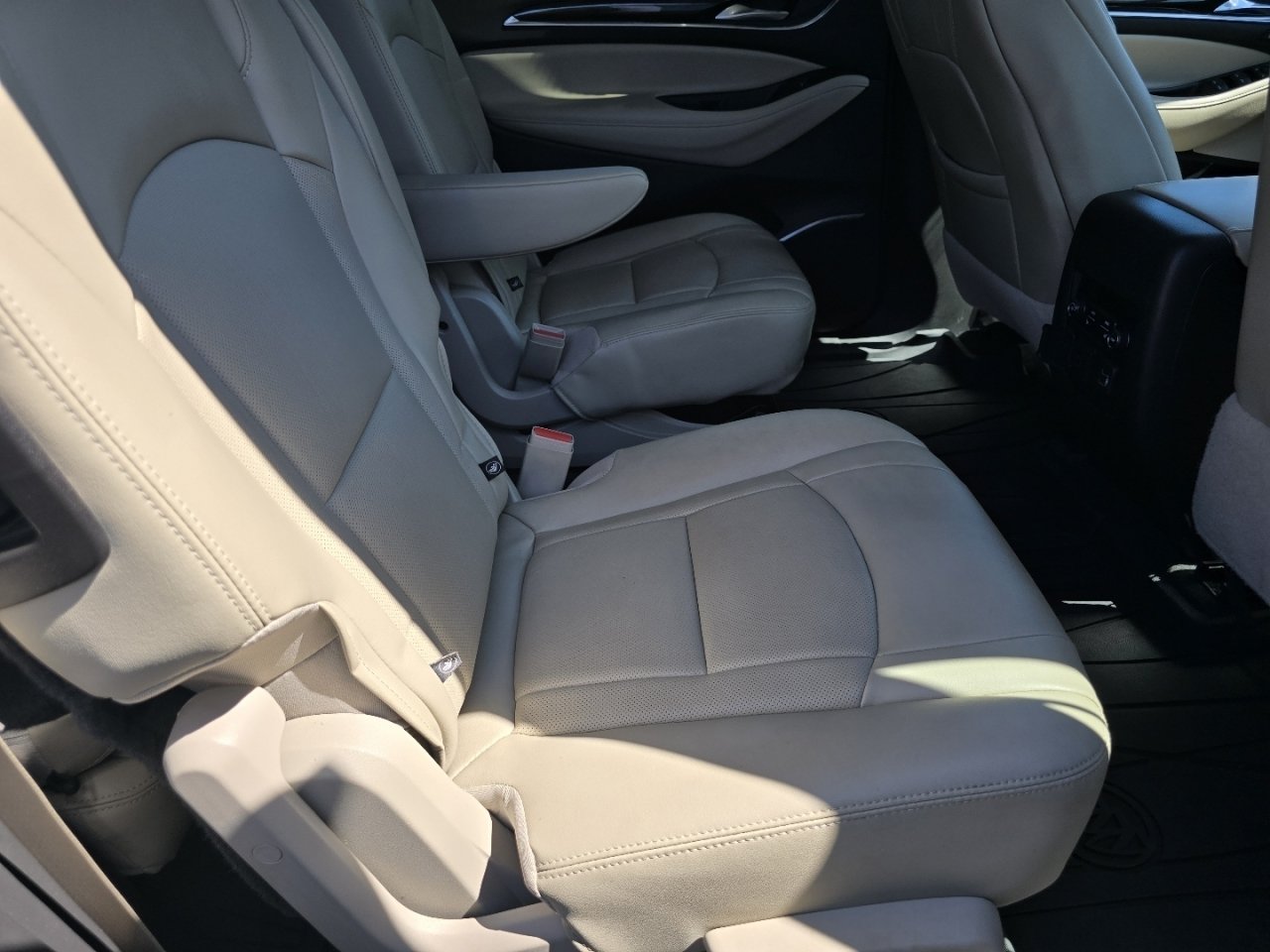 Used 2021 Buick Enclave Premium w/ Sun and Sites Package AWD/4WD image 13