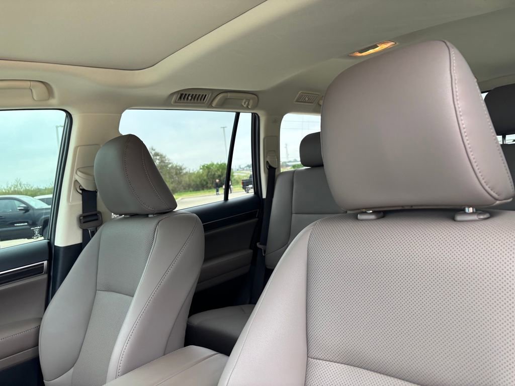 Used 2023 Lexus GX 460 Premium w/ Premium Package AWD/4WD image 10