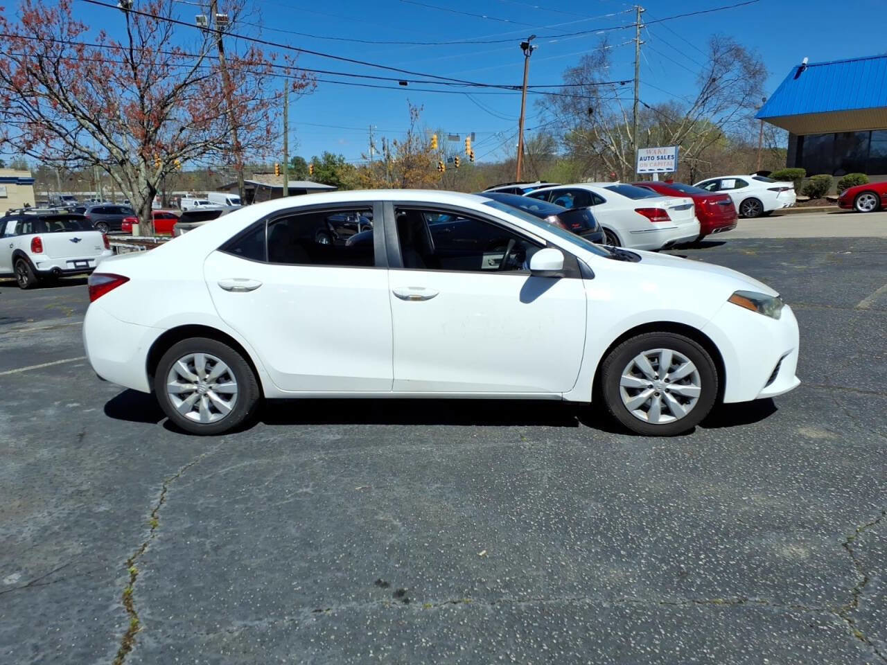 Used 2016 Toyota Corolla LE image 2