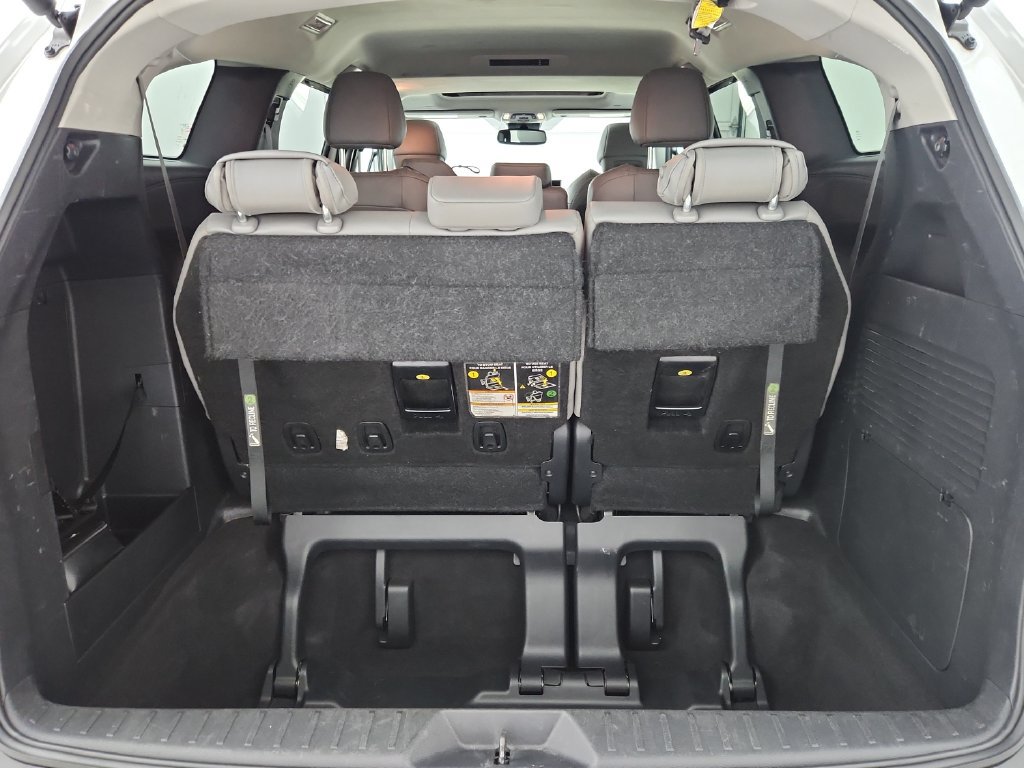 Used 2025 Toyota Sienna XLE FWD image 37
