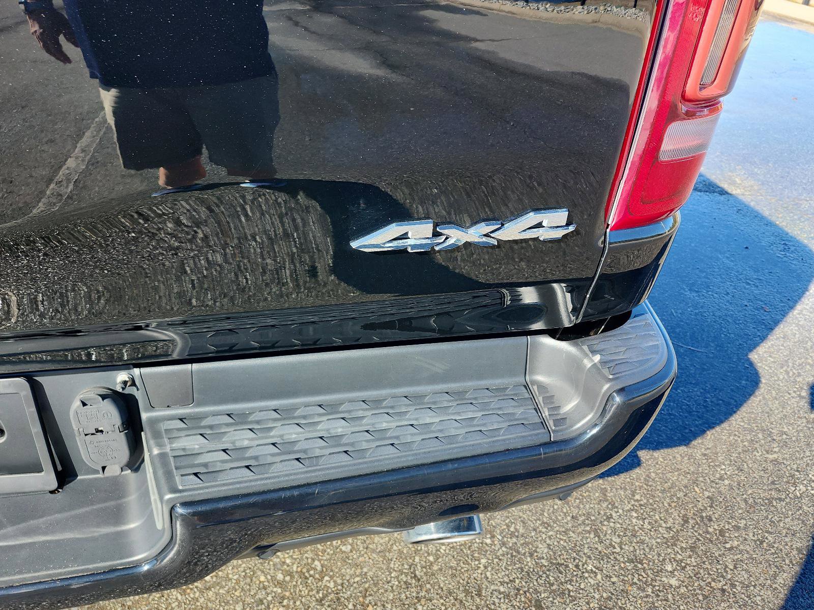 Used 2020 RAM 1500 Laramie w/ Sport Appearance Package image 6