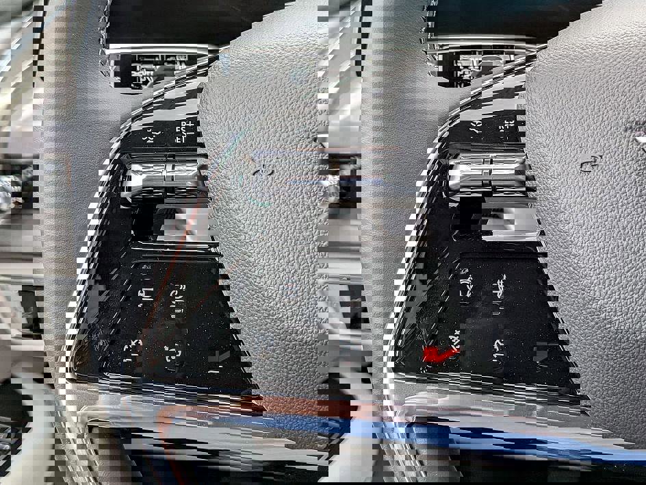 New 2026 Cadillac Vistiq Luxury image 16