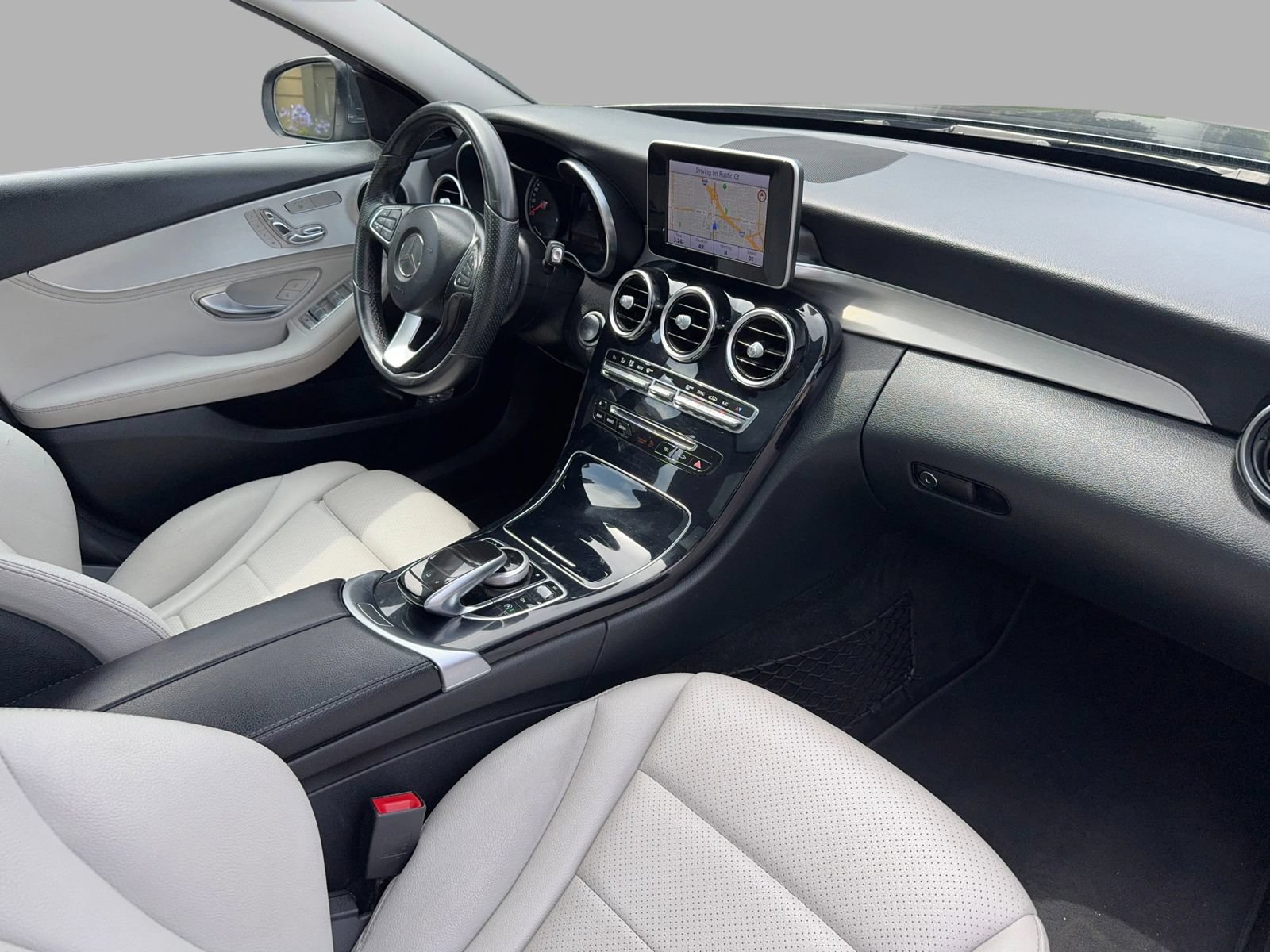 Used 2015 Mercedes-Benz C 300 4MATIC Sedan image 24