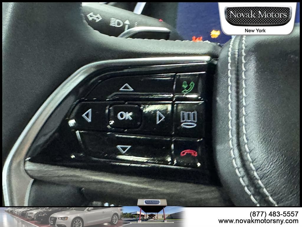 Used 2023 Jeep Grand Cherokee Overland AWD/4WD image 18