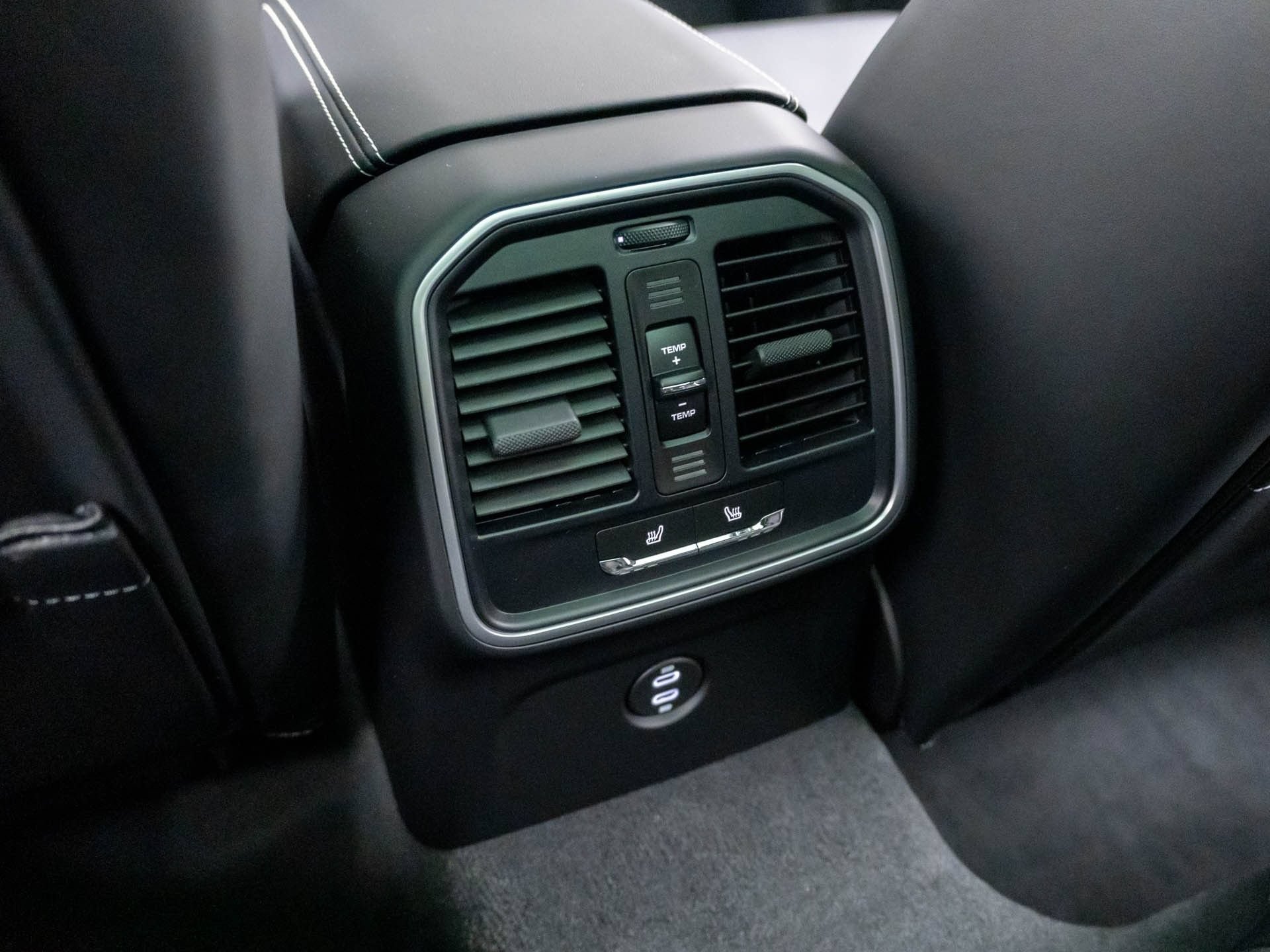 New 2026 Porsche Macan Turbo AWD/4WD image 20