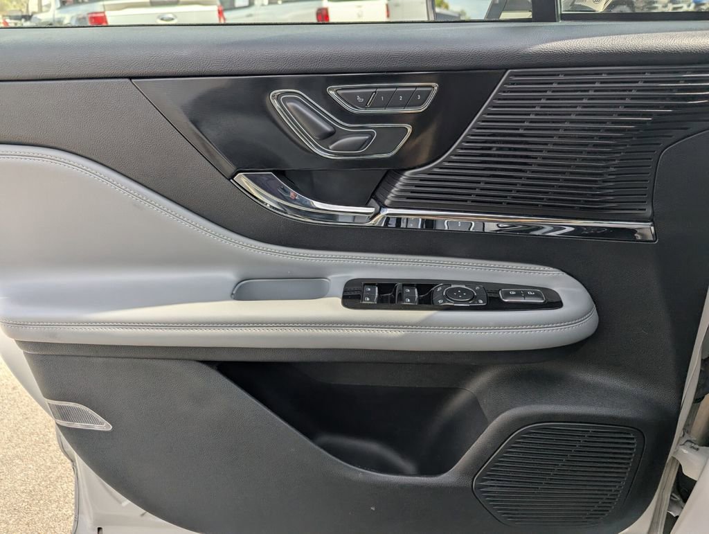 Used 2022 Lincoln Corsair FWD image 24