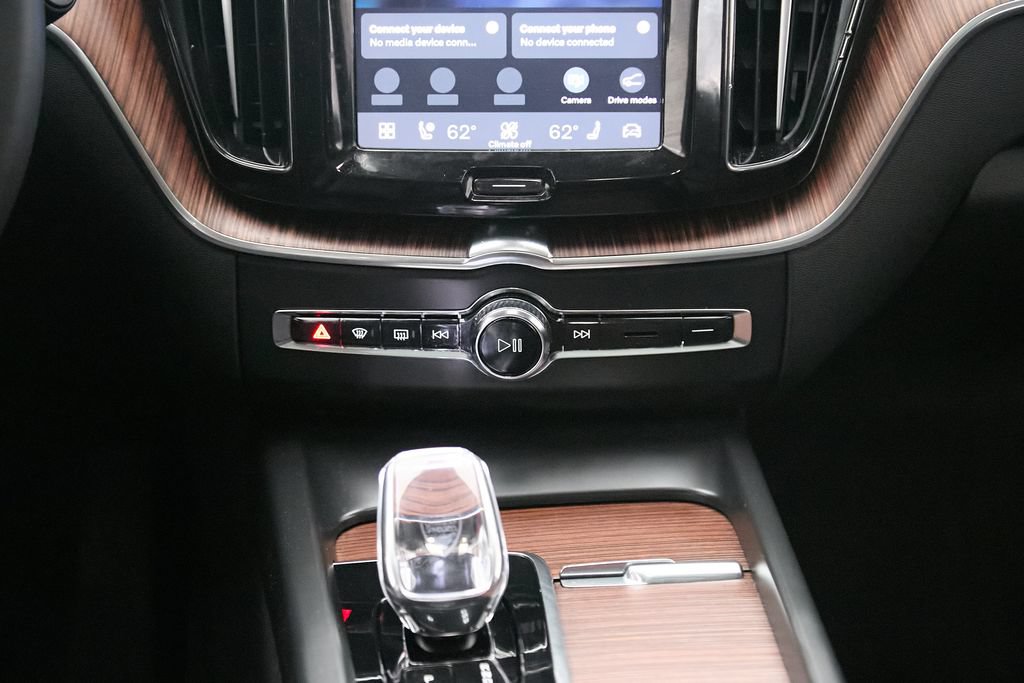 Certified 2023 Volvo XC60 T8 Ultimate w/ Climate Package AWD/4WD image 28