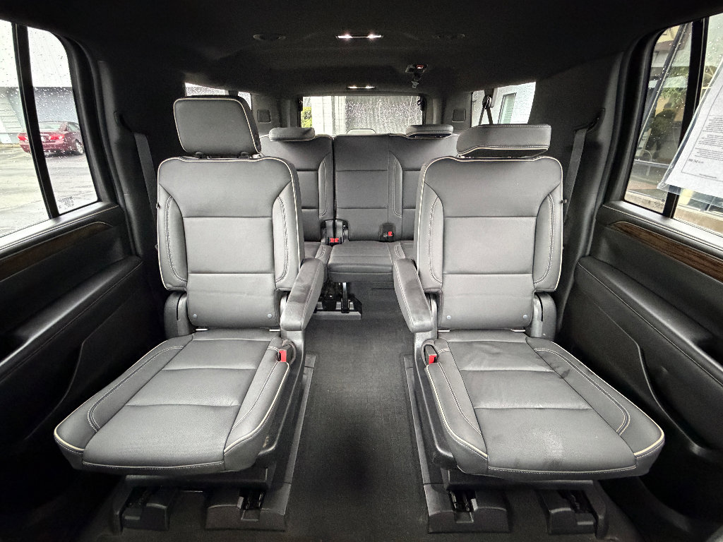 Used 2021 Chevrolet Suburban Premier AWD/4WD image 4