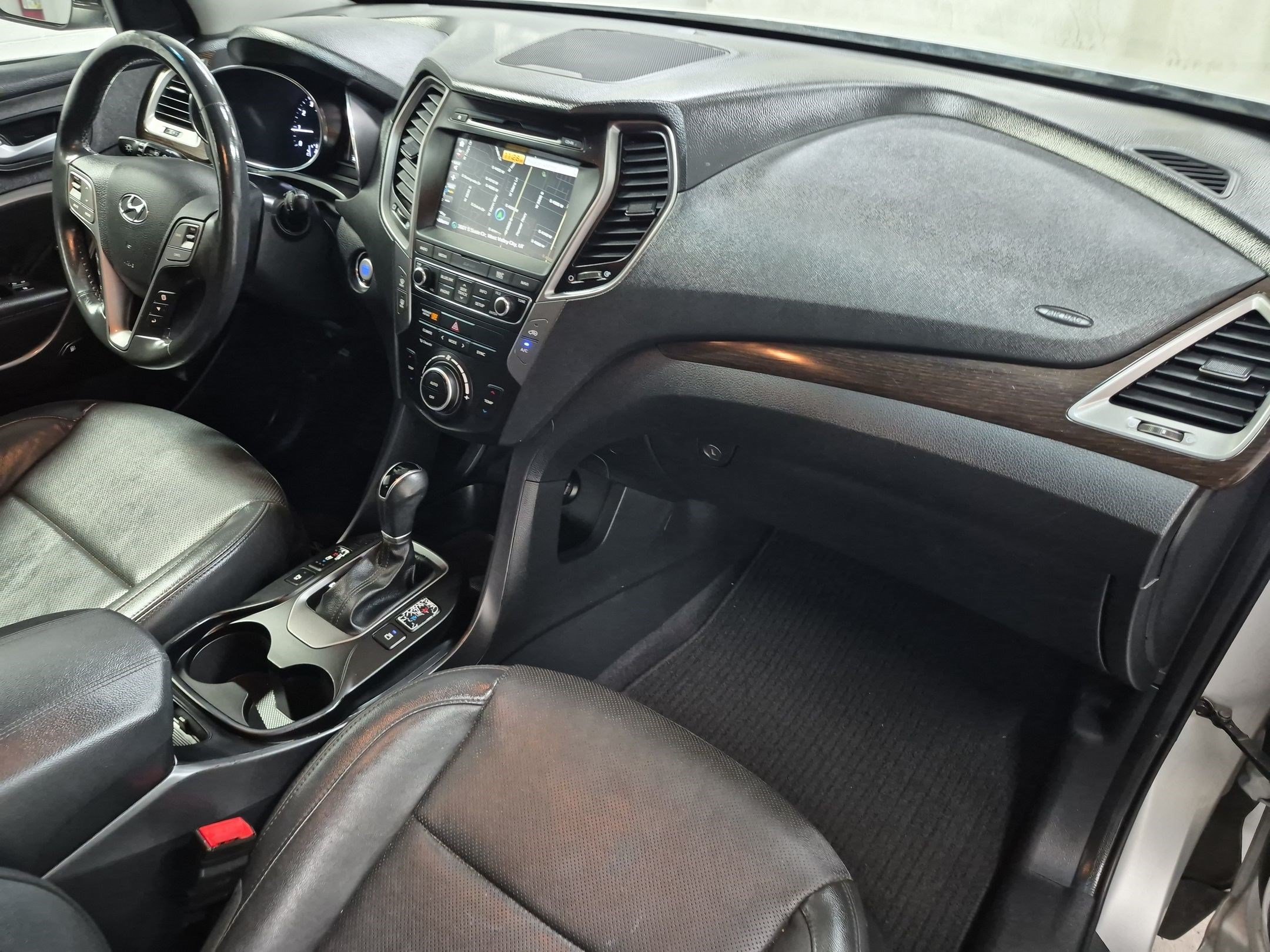 Used 2017 Hyundai Santa Fe Sport w/ Cargo Package FWD image 36