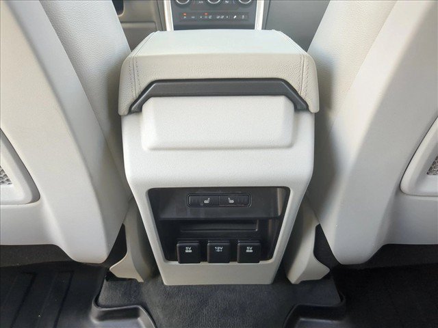 Used 2016 Land Rover Discovery Sport HSE AWD/4WD image 21