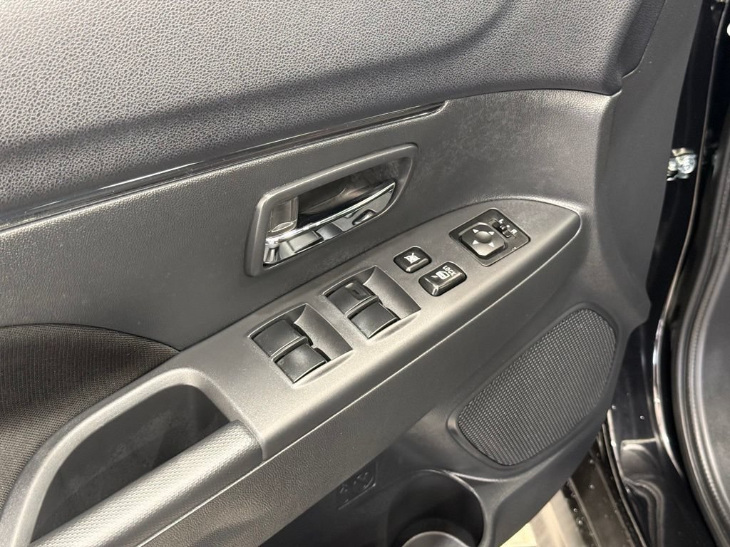 Used 2026 Mitsubishi Outlander Sport ES AWD/4WD image 16