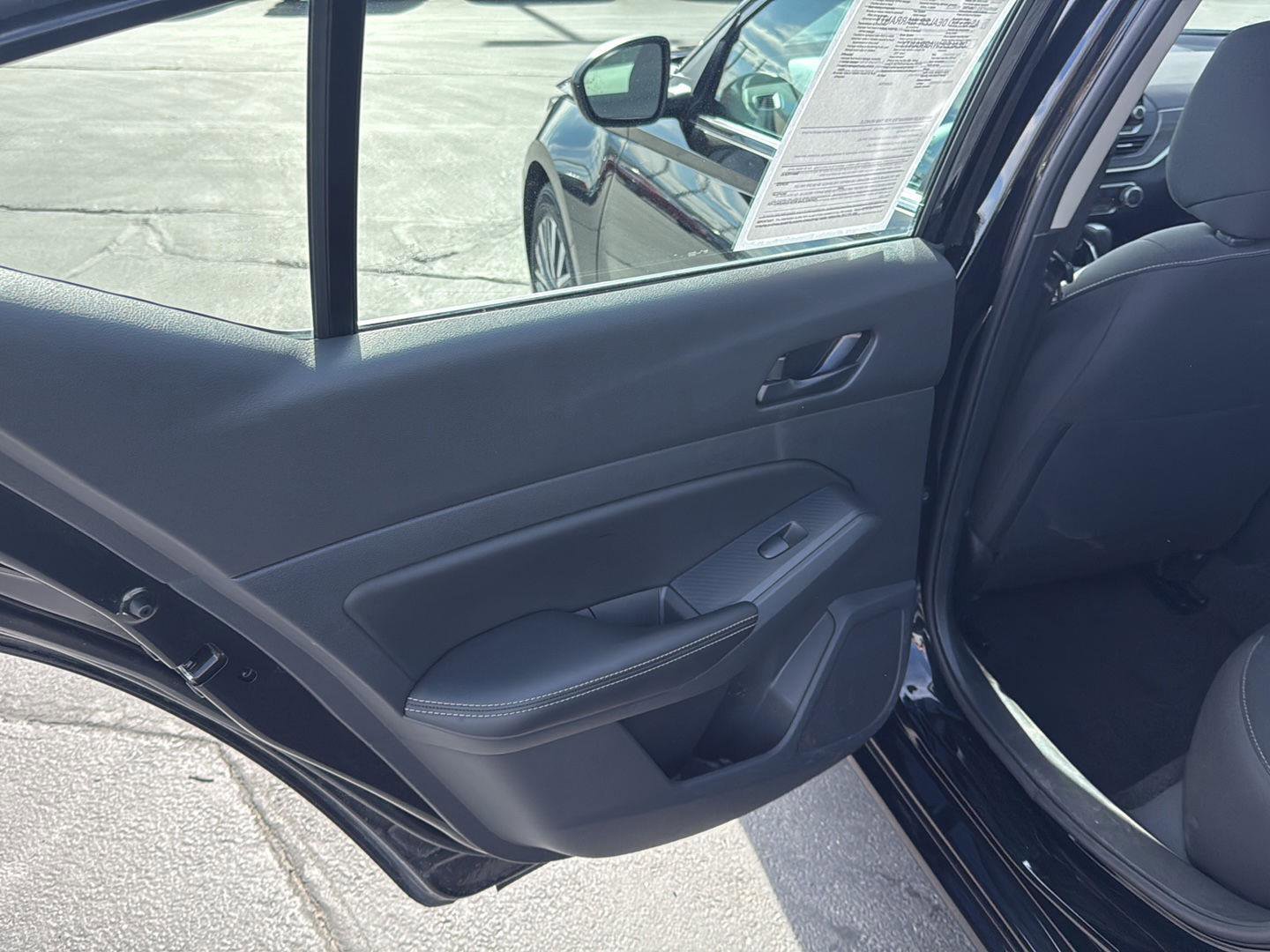 Used 2025 Nissan Altima 2.5 SV image 17