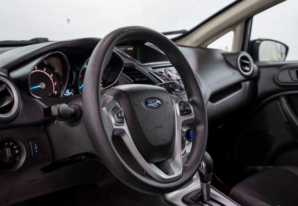 Used 2018 Ford Fiesta SE image 15