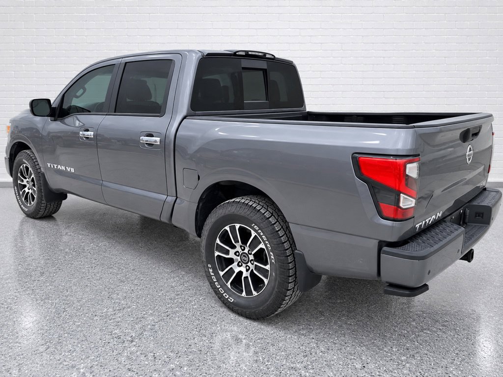 Used 2020 Nissan Titan SV w/ SV Convenience Package RWD image 2
