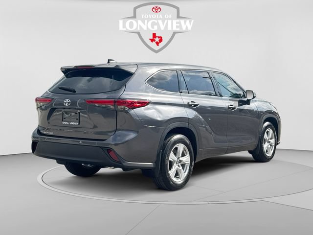 Used 2022 Toyota Highlander L FWD image 5