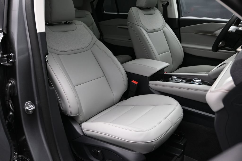 New 2026 Ford Explorer Active w/ Active Comfort Package AWD/4WD image 14