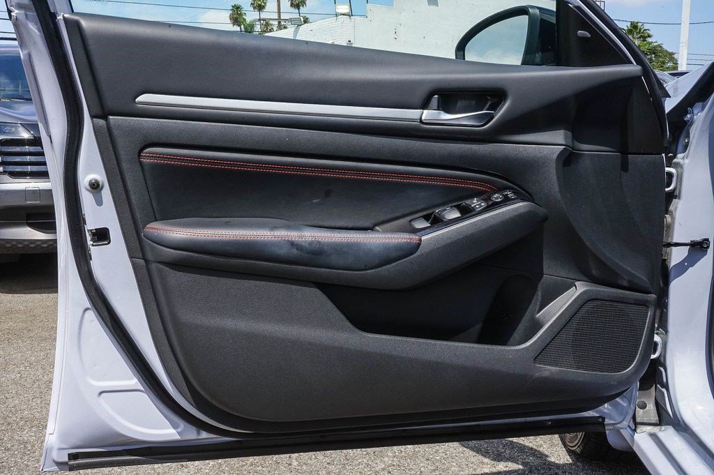 Certified 2023 Nissan Altima 2.5 SR FWD image 21