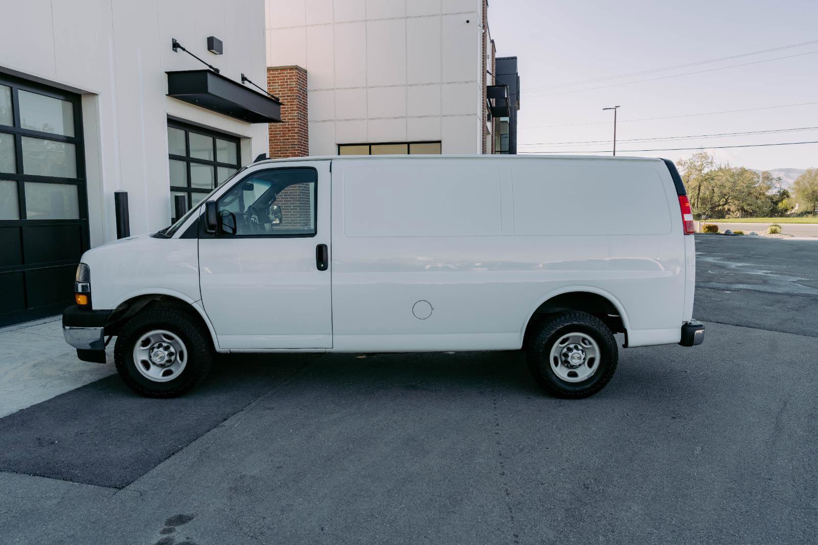 Used 2020 Chevrolet Express 2500 w/ Driver Convenience Package image 4