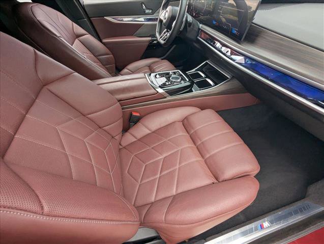 Used 2023 BMW 760i xDrive image 22