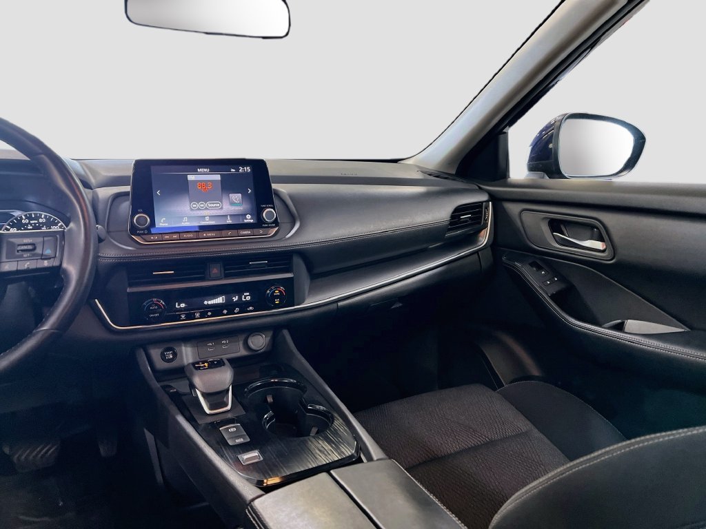 Used 2025 Nissan Rogue SV FWD image 21