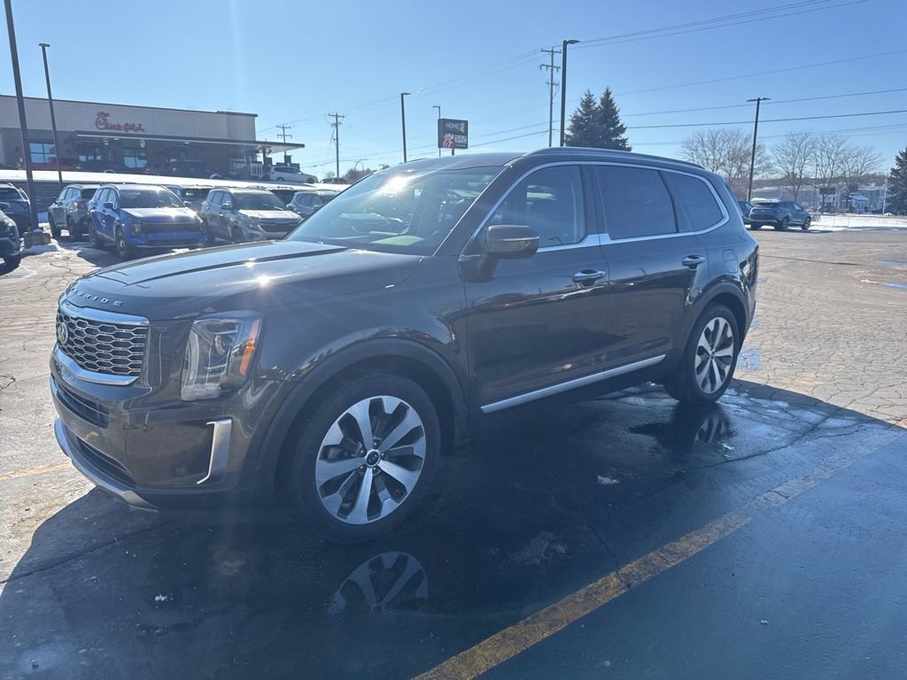 Used 2020 Kia Telluride S w/ S 8 Passenger Seating Package image 3