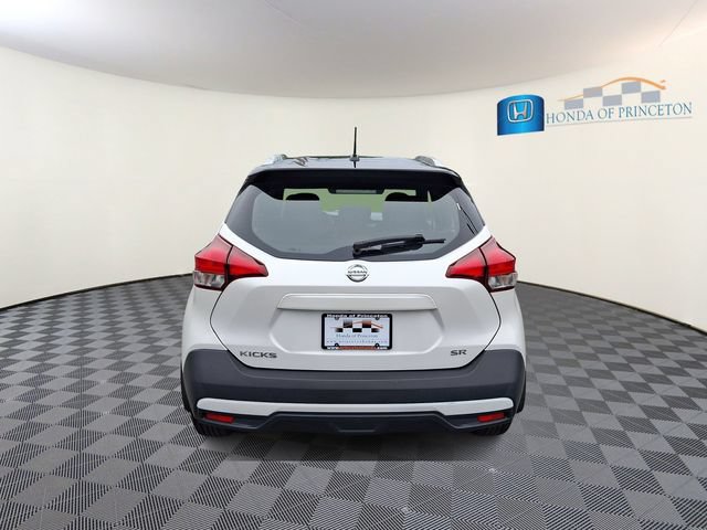 Used 2019 Nissan Kicks SR w/ SR Premium Package FWD image 5