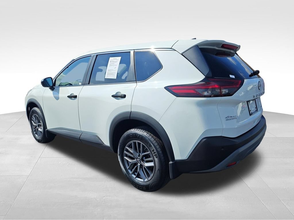 Used 2022 Nissan Rogue S AWD/4WD image 3