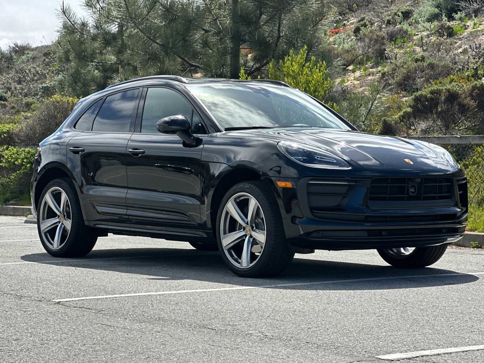 New 2025 Porsche Macan AWD/4WD image 10