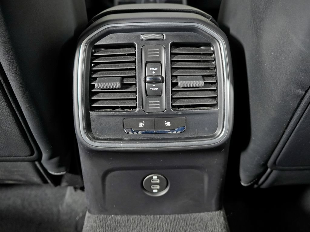 Certified 2023 Porsche Macan Turbo AWD/4WD image 36
