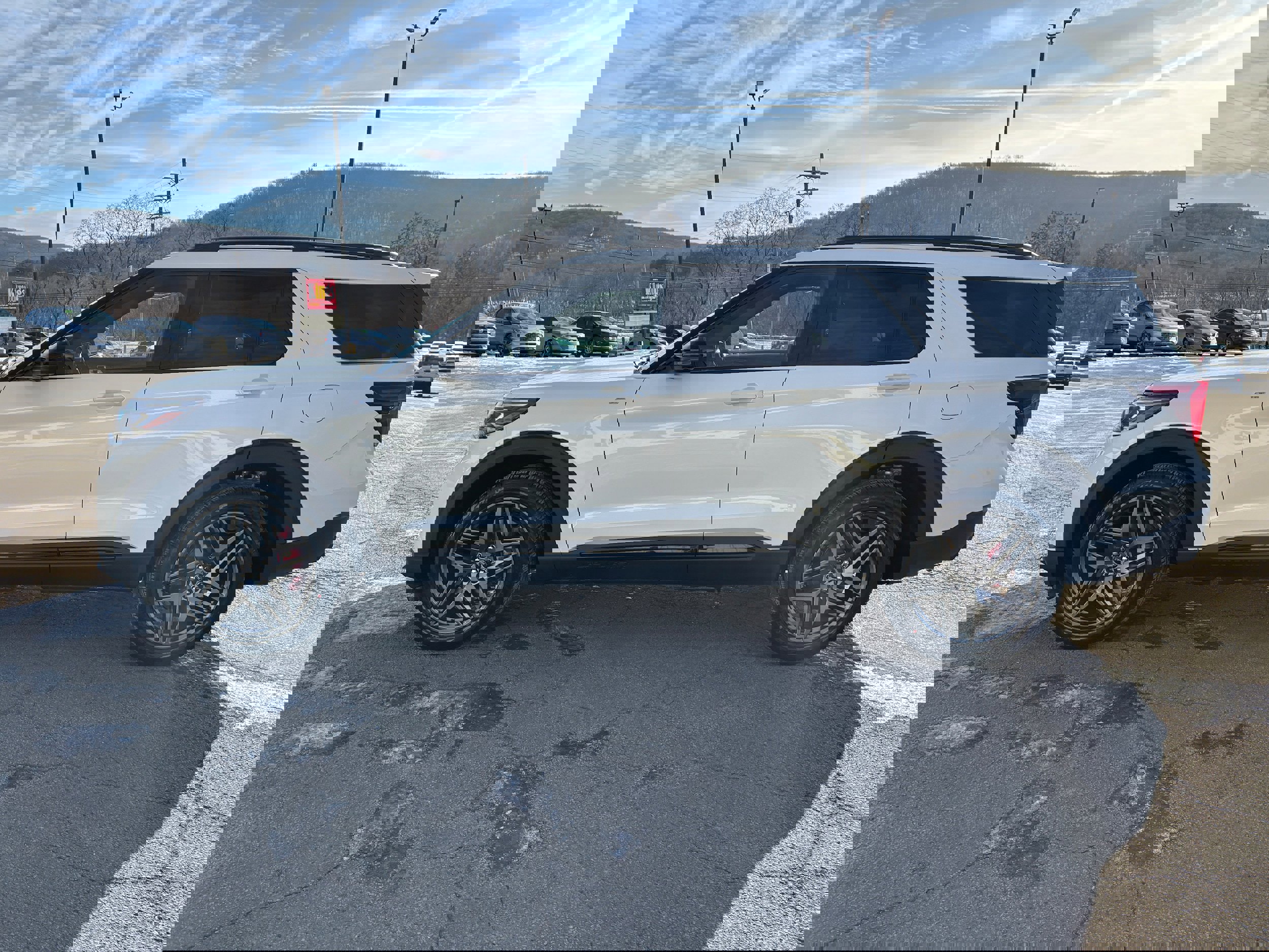 New 2026 Ford Explorer ST-Line w/ ST-Line Street Pack video 3