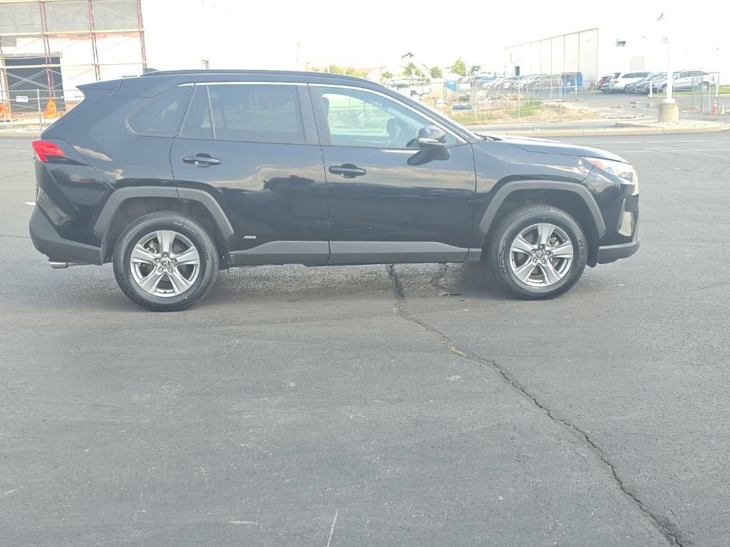 Used 2025 Toyota RAV4 XLE AWD/4WD image 10