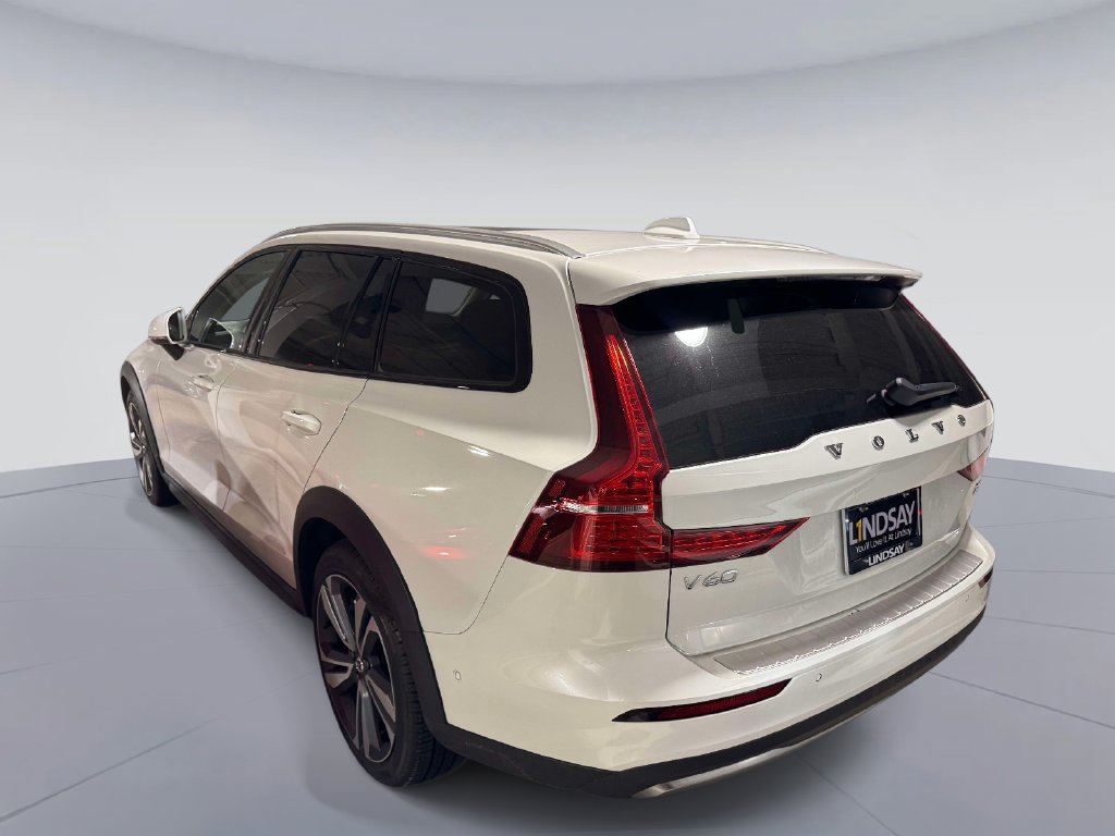 Used 2026 Volvo V60 B5 Cross Country Plus w/ Protection Package Premier AWD/4WD image 4