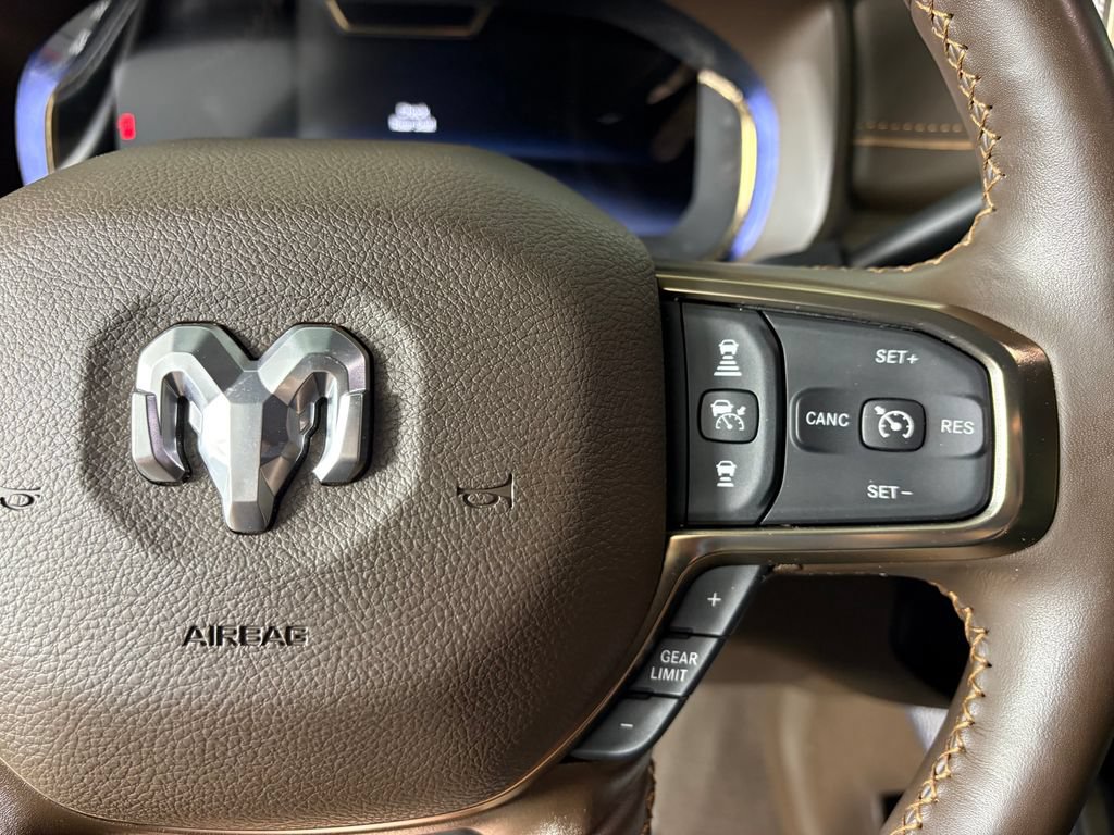Used 2025 RAM 2500 Limited AWD/4WD image 22