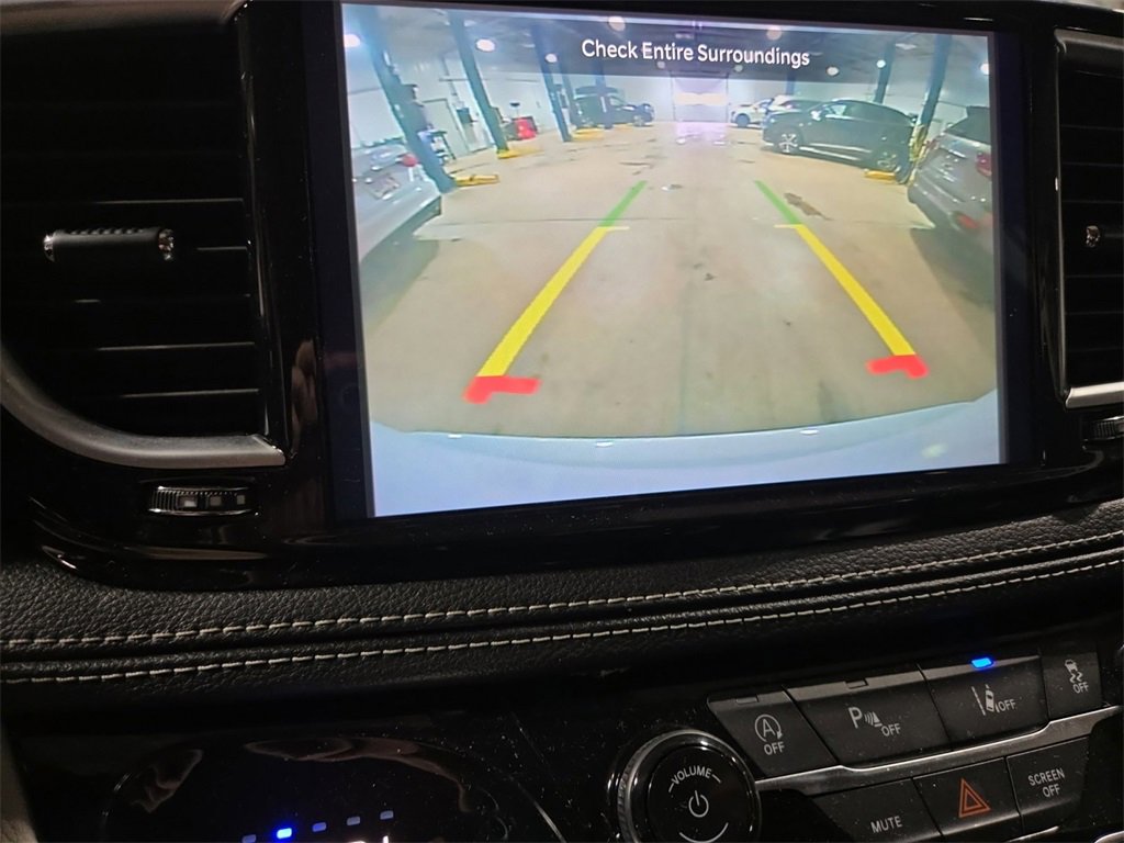 Used 2023 Chrysler Pacifica Limited image 18