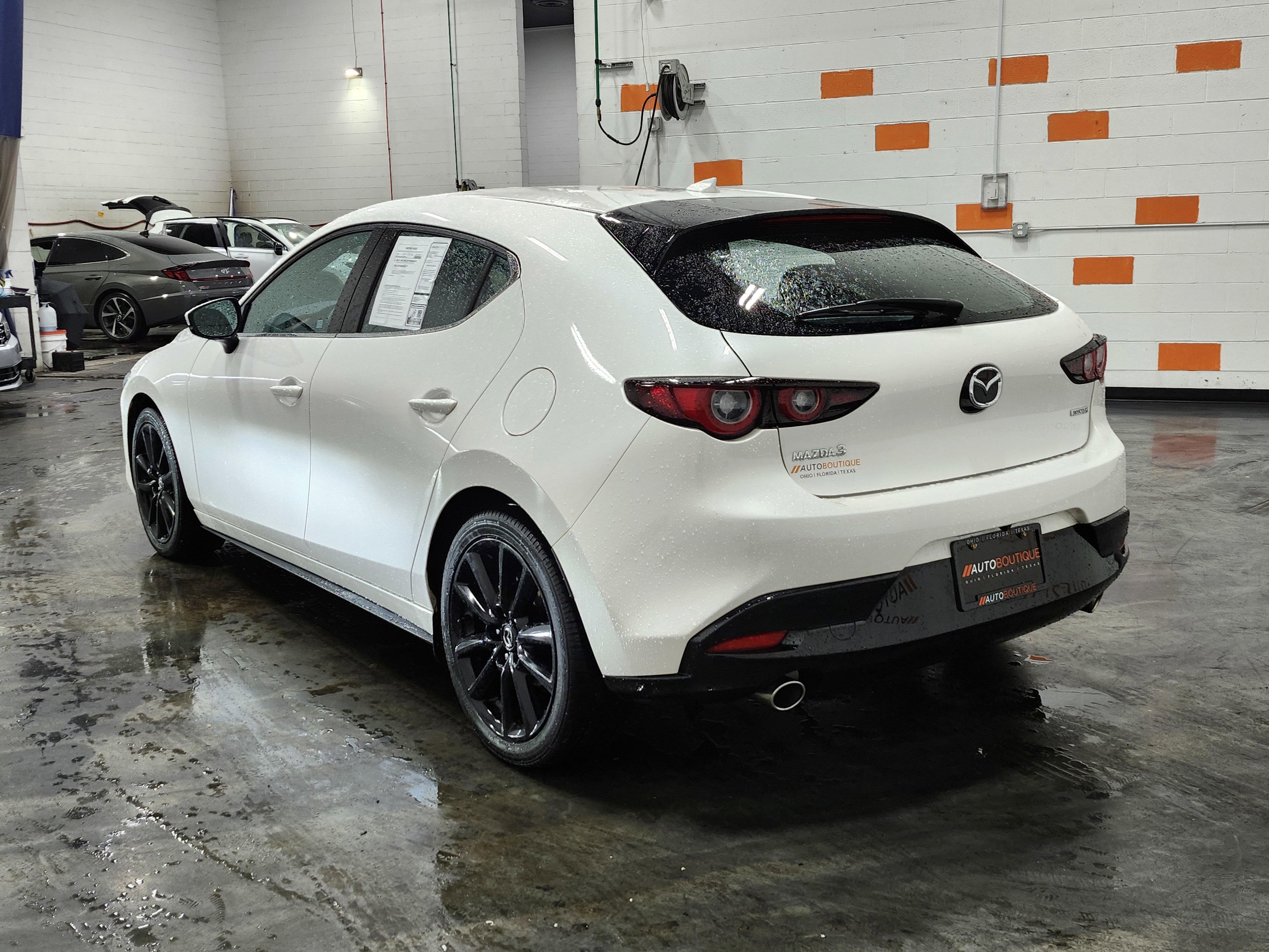 Used 2025 MAZDA MAZDA3 2.5 S Hatchback w/ Premium Pkg image 8