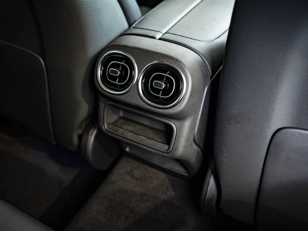 Certified 2024 Mercedes-Benz GLC 300 4MATIC image 35