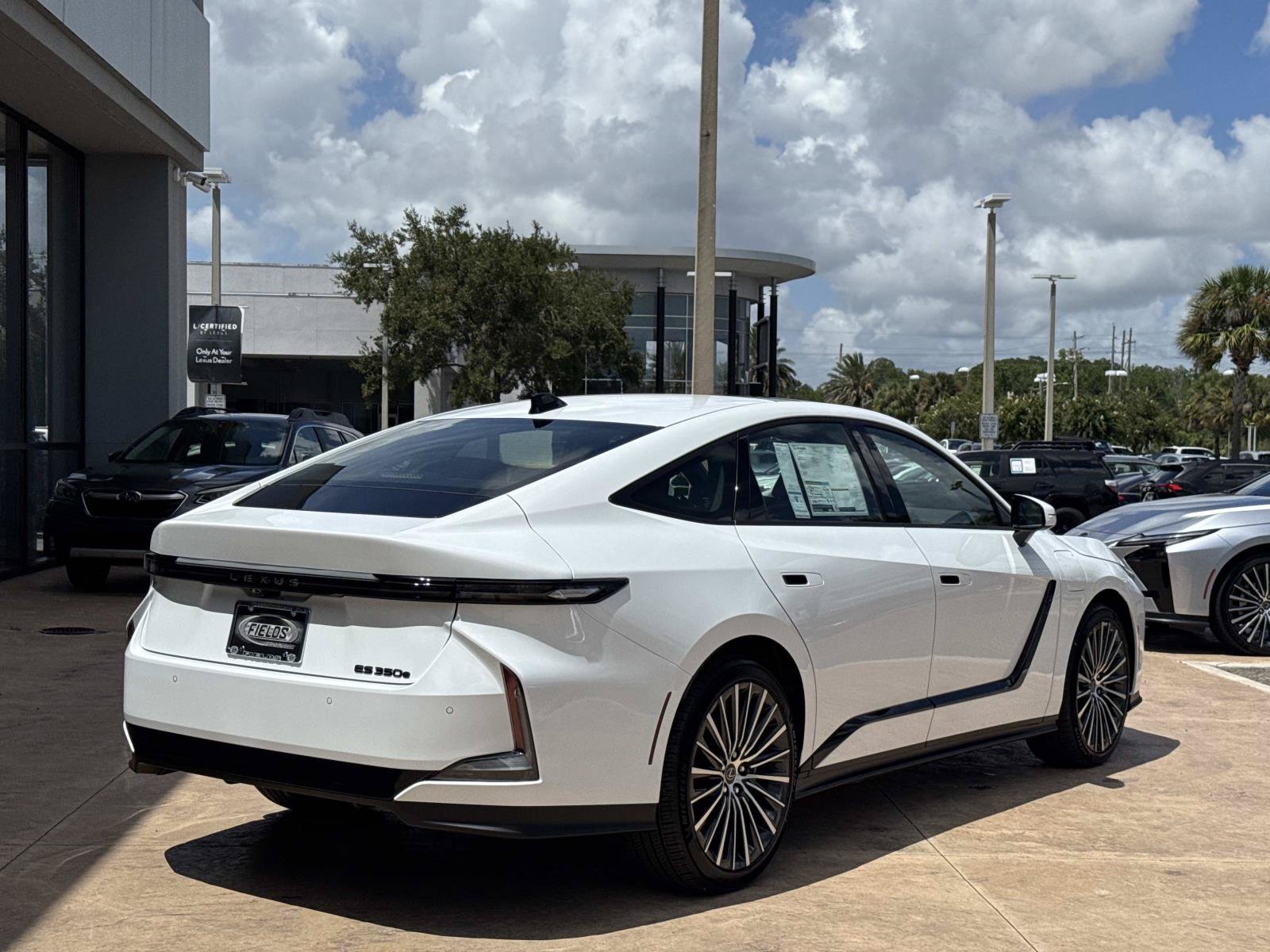 New 2026 Lexus ES 350e w/ Convenience Package FWD image 3