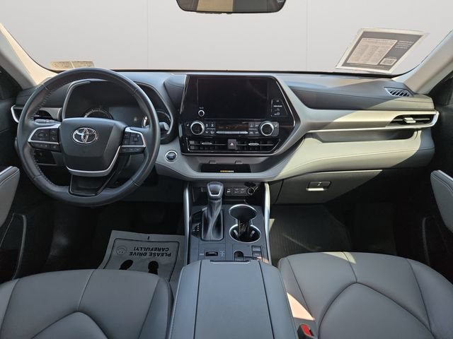 Used 2023 Toyota Highlander XLE FWD image 10