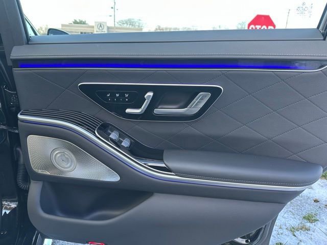 Used 2025 Mercedes-Benz S 580 4MATIC Sedan image 20