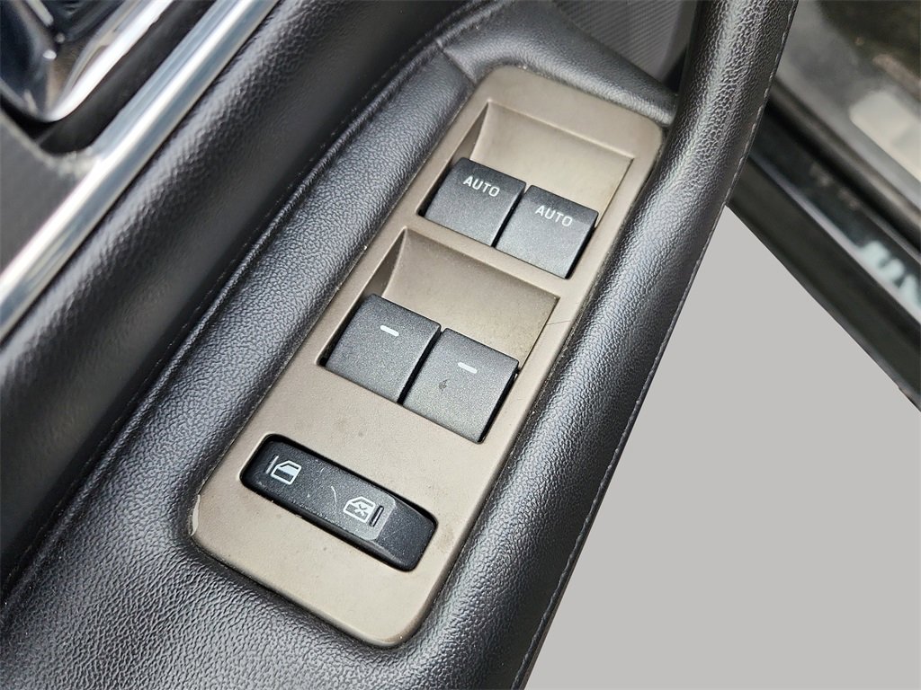 Used 2013 Lincoln MKX AWD image 28