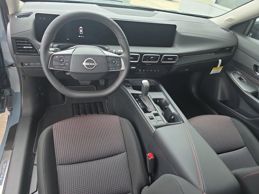 New 2026 Nissan Sentra SR w/ Floor Mat Package FWD image 4
